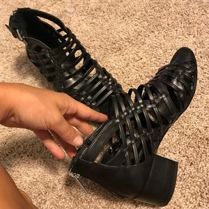 BCBGMaxAzria Shoes - BCBG black sandals BCBGMaxAzria Shoes - BCBG black sandals